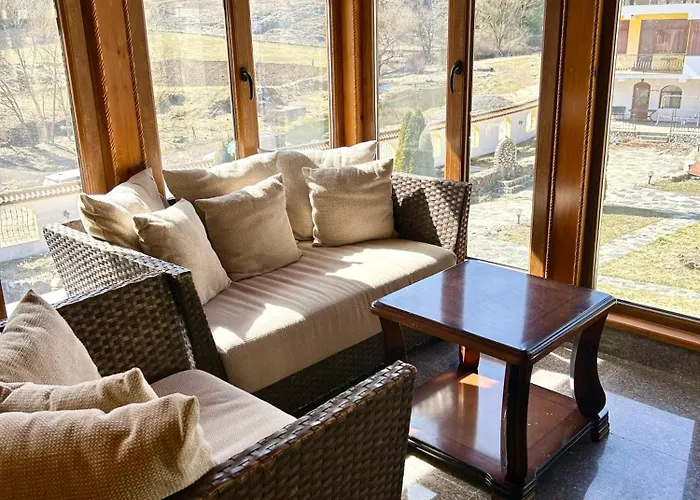 Хотел Hills Триград