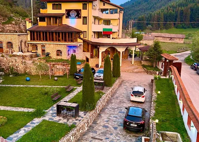 Hills 2* Триград